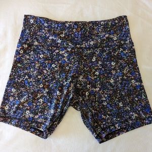 Lululemon biker shorts 8"